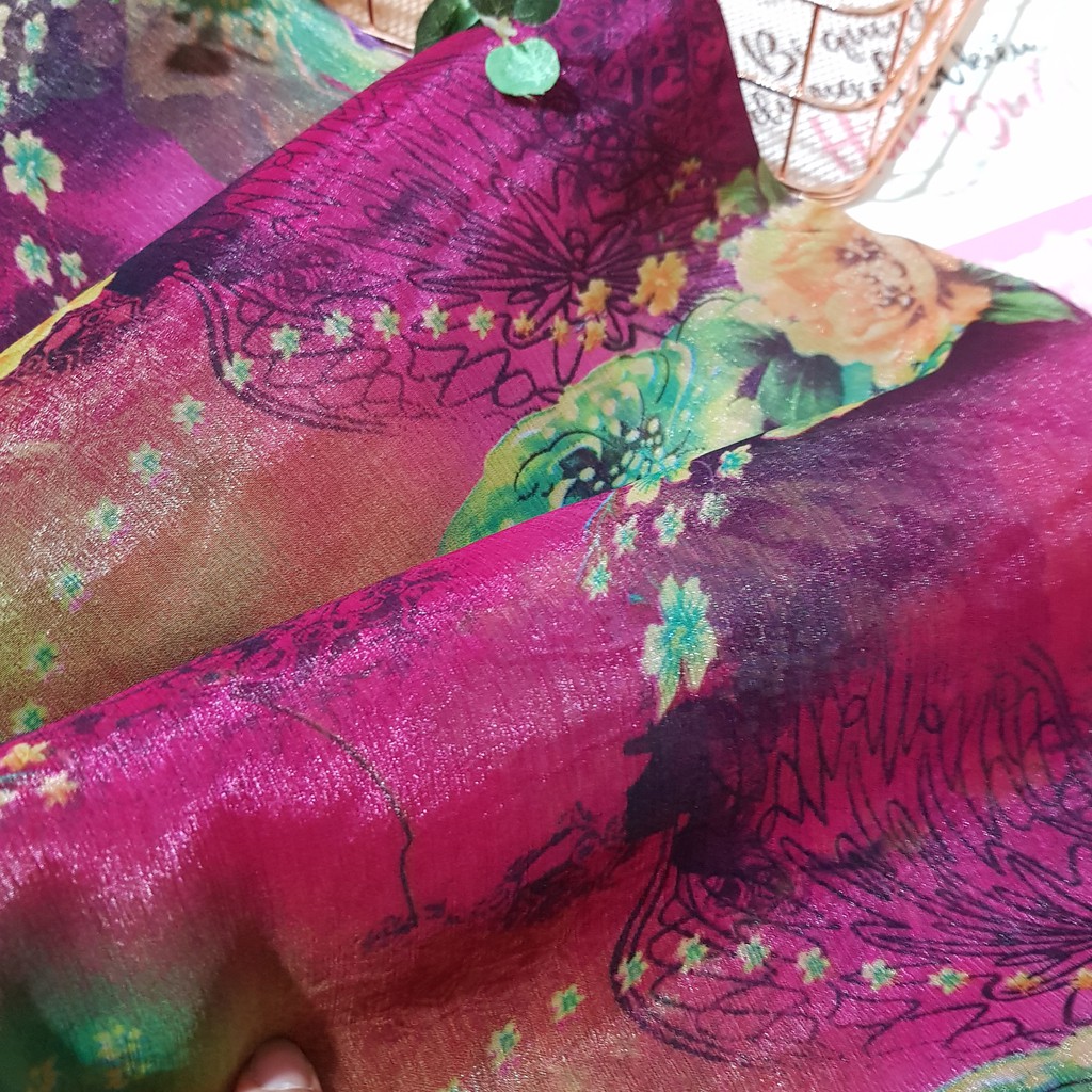 Vải voan tơ ánh nhũ hoa nền tím, chất mềm mại, dùng may váy áo mùa hè