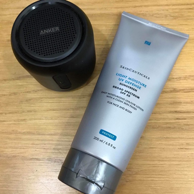 Kem chống nắng hoá học Skinceuticals Light Moisture UV defense sunscreen SPF50