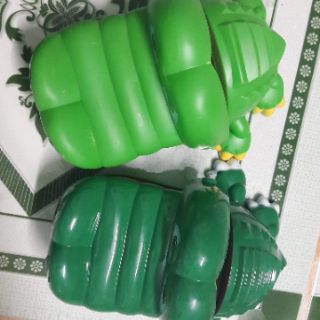 Răng cá sấu. Đồ chơi cho bé