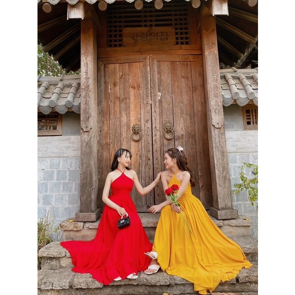 Đầm maxi yếm đi biển nhún thun lưng đỏ vàng có mút ngực