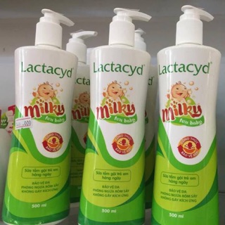 Sữa tắm lactacyd vòi
