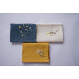 Set 2 Khăn Tay Thêu Linen 2 màu ngẫu nhiên