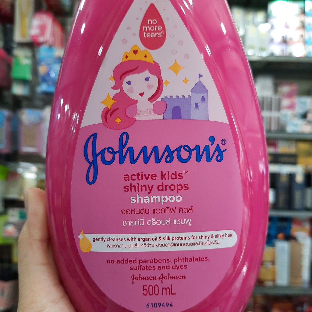 Dầu gội cho bé gái Johnsons Baby Shiny Drops 500ml