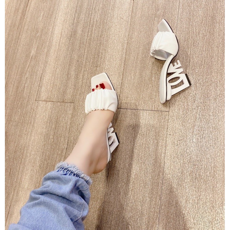 DÉP GÓT CHỮ LOVE BẢNG DA NHÚM