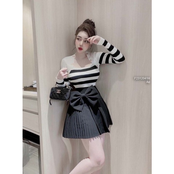 Áo len cổ vuông xéo đính khuy hai bên tay dài hàng Quảng Châu