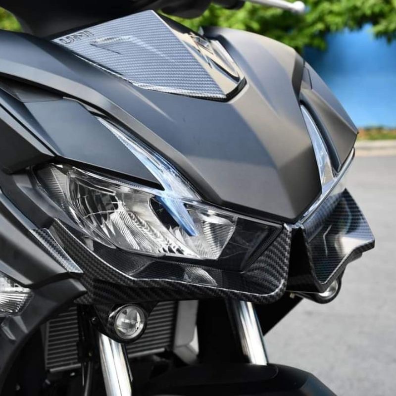 Cánh gió Winner X có đèn trợ sáng bi cầu ánh sáng trắng và vàng phá sương chính hãng Universe cho Winner X V2 V3