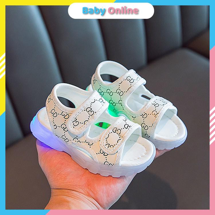 Giày sandal bé trai  từ 1 đến 4 tuổi đèn led phát sáng đế mềm chống trơn phong cách thời trang ( B22 )