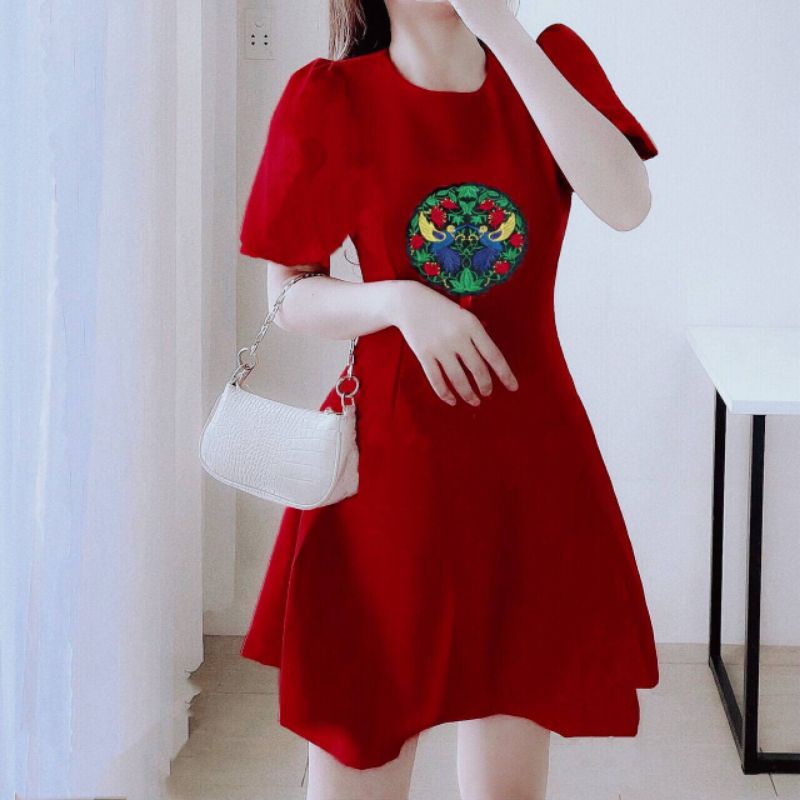 đầm đỏ thêu đắp xèo | BigBuy360 - bigbuy360.vn