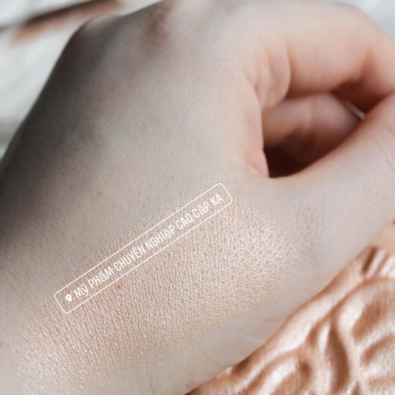 Phấn bắt sáng REVOLUTION HIGHLIGHTER RELOADED