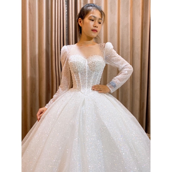 Váy cưới  mẫu vợ Hà Đức Chinh