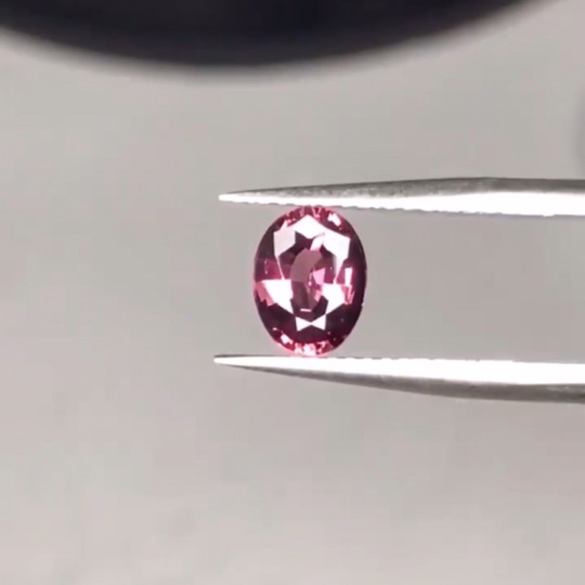 Garnet Ngọc Hồng Lựu