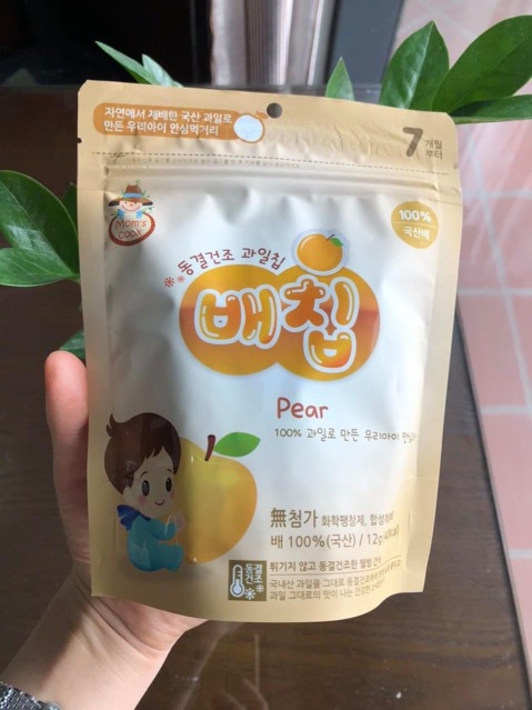 Hoa quả khô sấy lạnh Mom’s Cook cho bé 7m+ gói zip 12gram