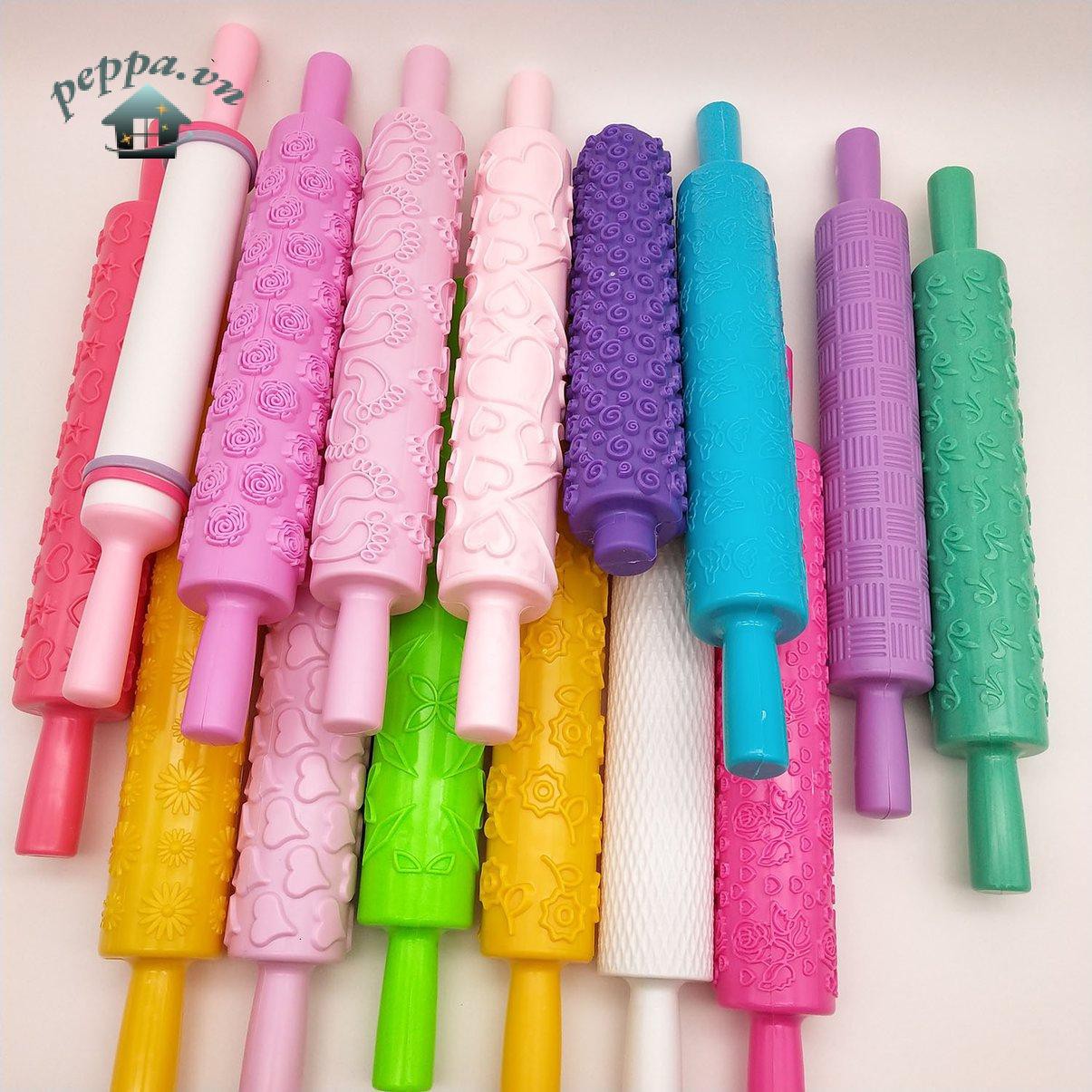 Portable Embossed Rolling Pin Heart Pattern Fondant Pastry Cake Decor Tool