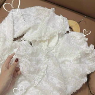 VÁY TRẮNG CỔ V KHOÉT EO HỞ LƯNG