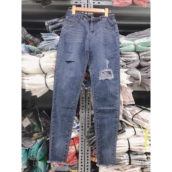 Quần bò ôm rách vuông TC6