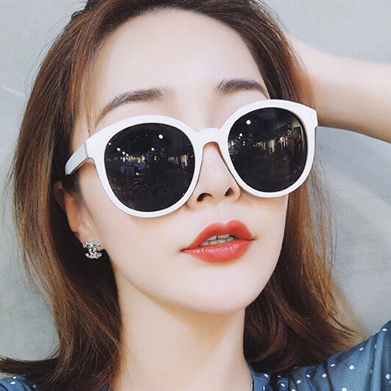 Kính mát gọng tròn phong cách retro
