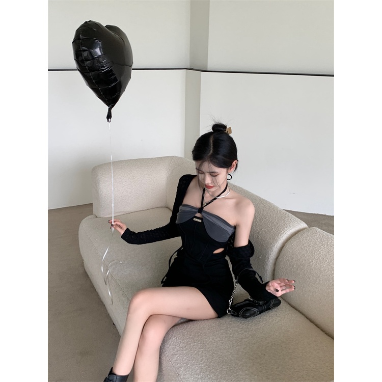 Đầm Ôm Cổ Yếm Xẻ Tà Màu Đen Gợi Cảm Cho Nữ