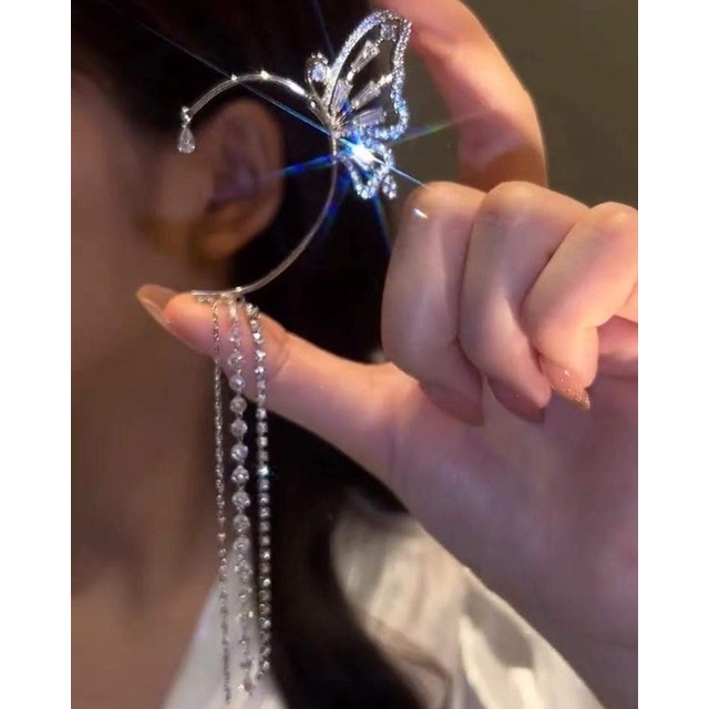 1 chiếc khuyên tai vành tai đá fancy