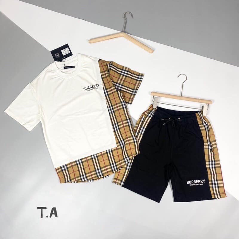 Bộ kẻ Nam B.B có size chất cotton thấm hút mồ hôi, co dãn thoải mái có kiểm tra hàng