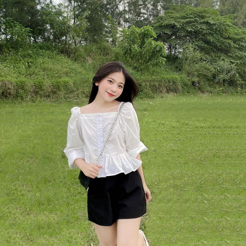 (SẴN) Áo sơ mi cổ vuông peplum dáng ngắn
