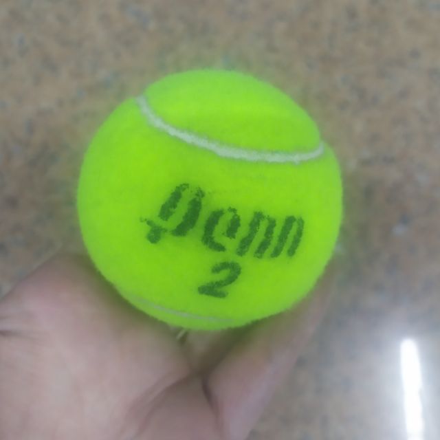 Banh lông Tennis cũ đã sử dụng