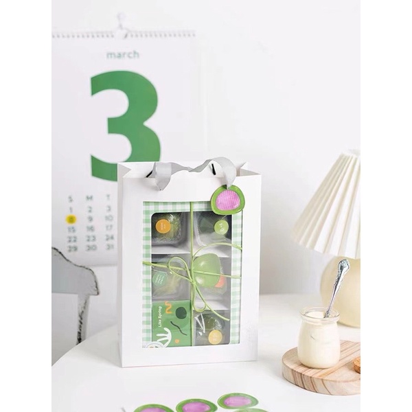 Hộp vách ngăn 6 ô màu xanh caro đựng bánh 50-80gr