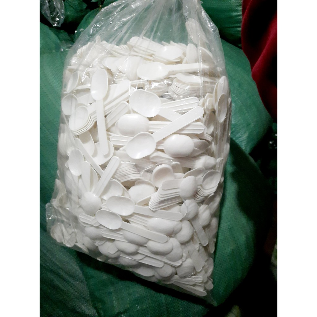 Bịch 2kg thìa nhựa sữa chua, thìa nhựa ăn bánh sinh nhật (Loại đẹp)