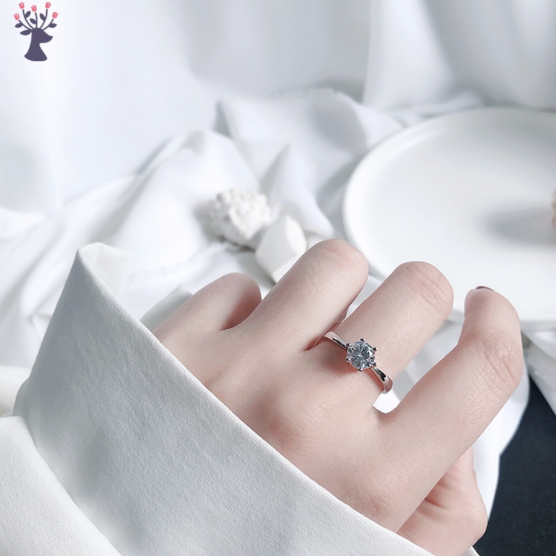 Nhẫn đính hôn nữ đính đá kim cương sang trọng