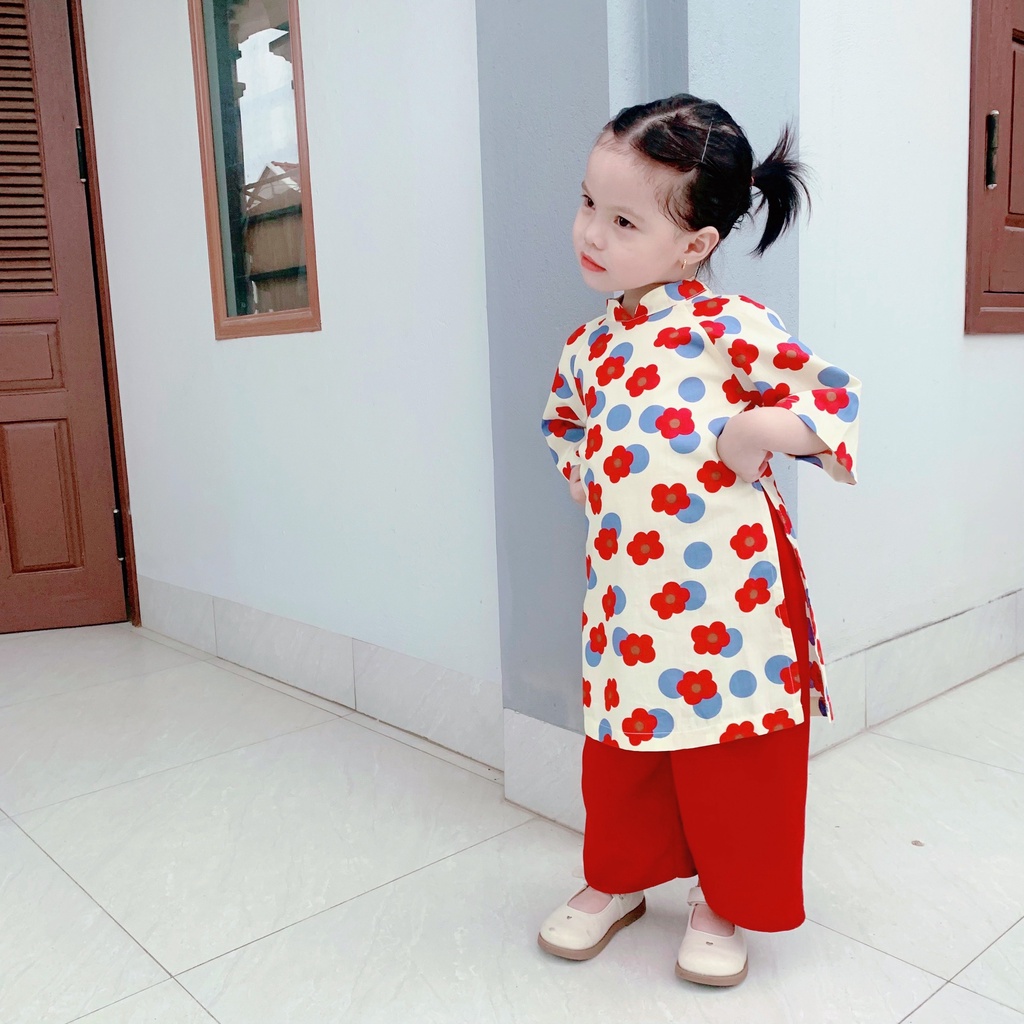 chất thô họa tiết hoa to, quần lụa đỏ cho bé từ 8 đến 23 kg phù hợp cho mùa hè