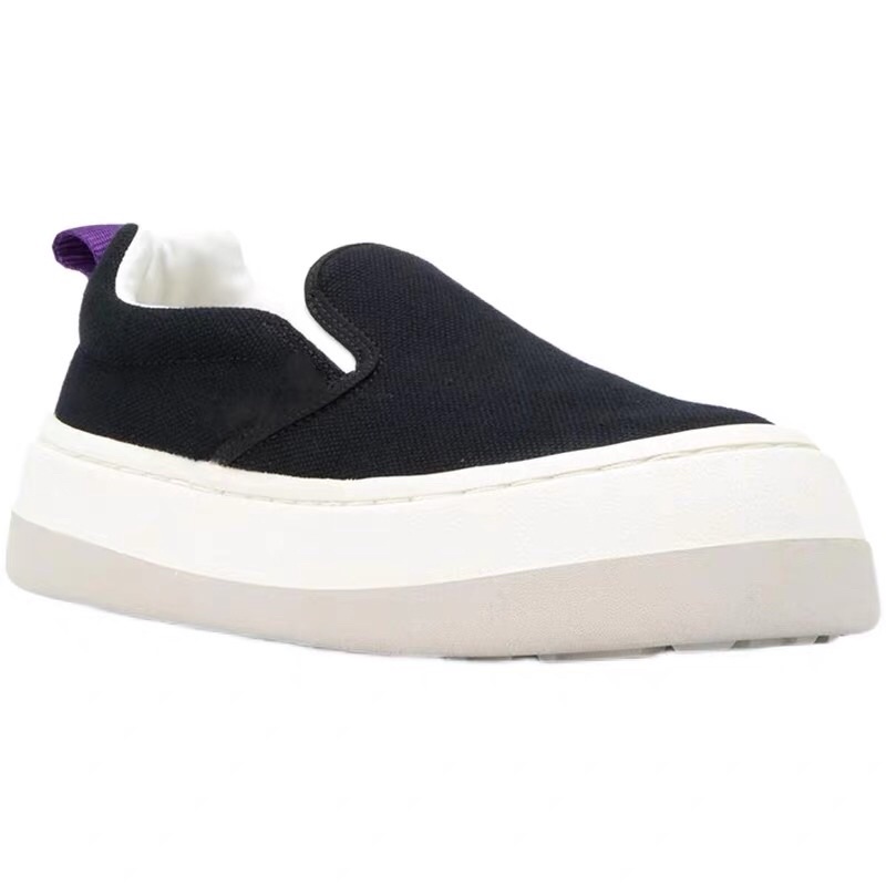 Giày đế bánh mì