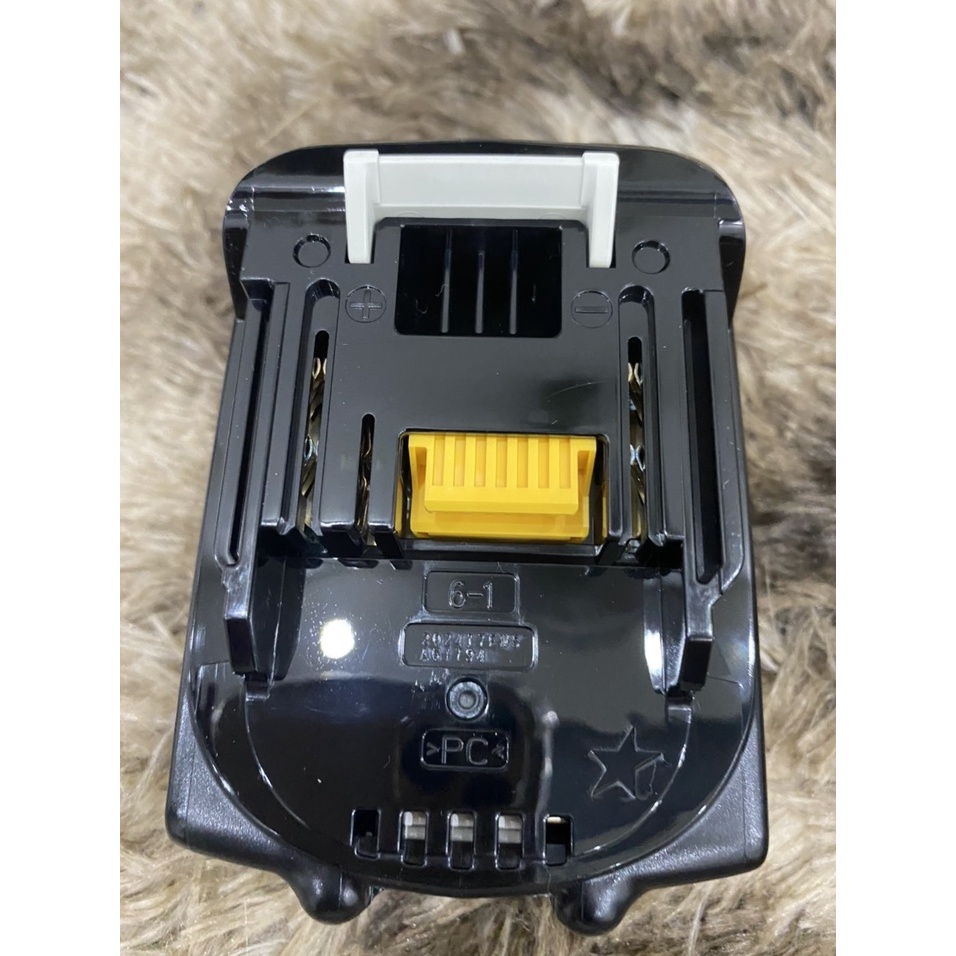 Pin Makita BL1830B 18V/3.0Ah chính hãng có led báo pin.BN.