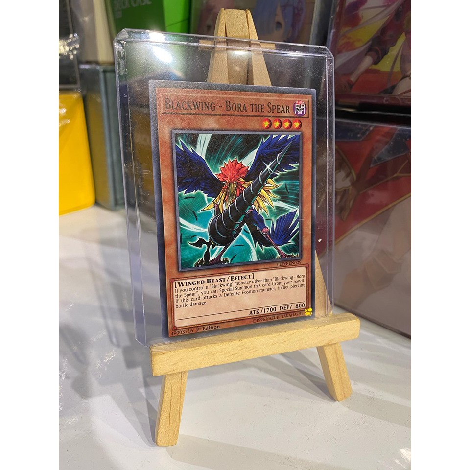 Lá bài thẻ bài Yugioh Blackwing - Bora the Spear - Tặng bọc bài nhựa bảo quản