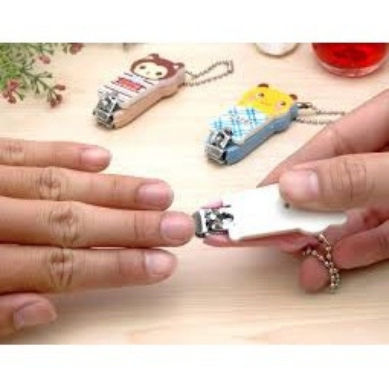 Bấm móng tay hình thú xinh xắn an toàn cho bé