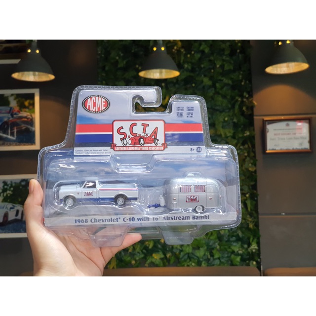 Xe Mô Hình 1968 Chevrolet C-10 With 16' Airstream Bambi 1:64 ACME ( Trắng Xanh )