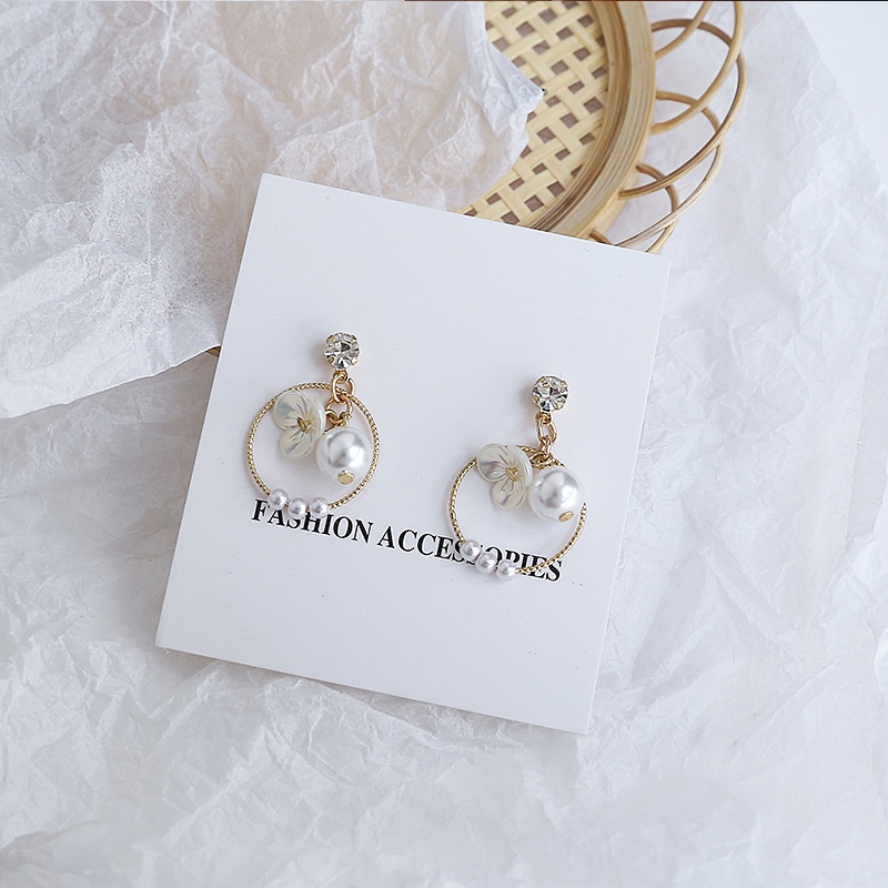 Khuyên tai nữ hình bông hoa đính ngọc trai xinh xắn