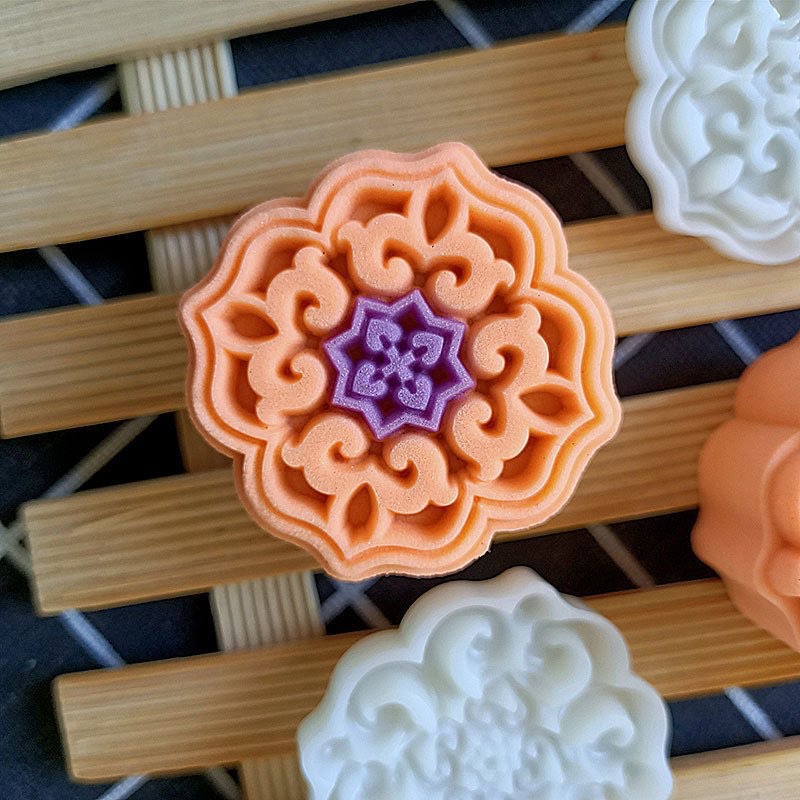 Khuôn bánh trung lò xo thu hoa văn 50g (Mã 2849)