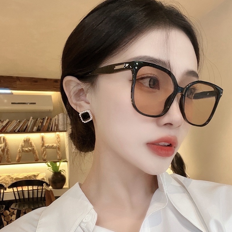 (KIQI-FASHION) COD Kính Mát Gọng Lớn Chống Tia UV400 Thời Trang Cho Nam Nữ