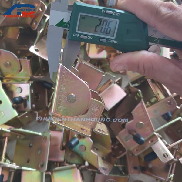 PÁT XẾP GỌN CHÂN BÀN TRÀ CÓ KHÓA