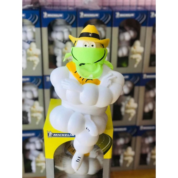 Tượng MICHELIN trang trí xe con, xe tải.