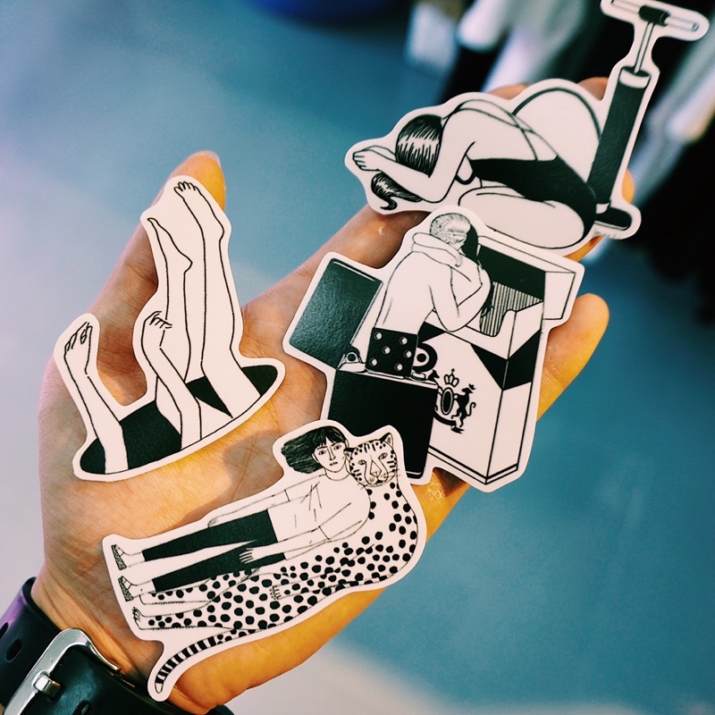 Sticker Đen trắng (7) chống nước, hình dán mũ bảo hiểm, dán xe, điện thoại, laptop – Nghiện Sticker
