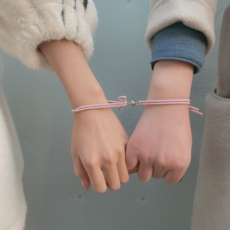 Vòng Tay Dây Bện Đính Nam Châm Dễ Thương Cho Nữ