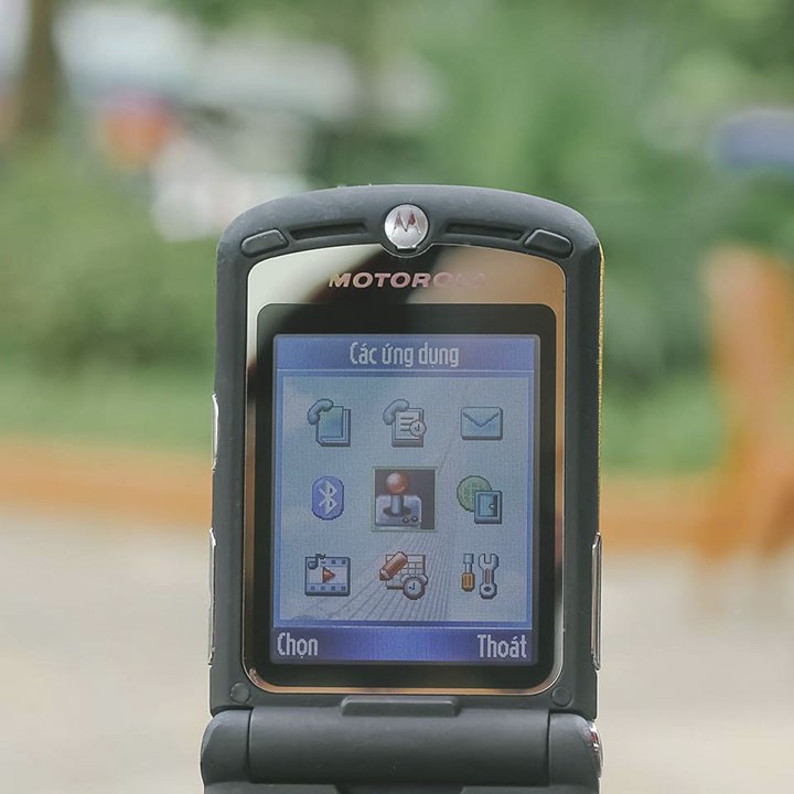 Điện thoại Motorola V3i có pin sạc