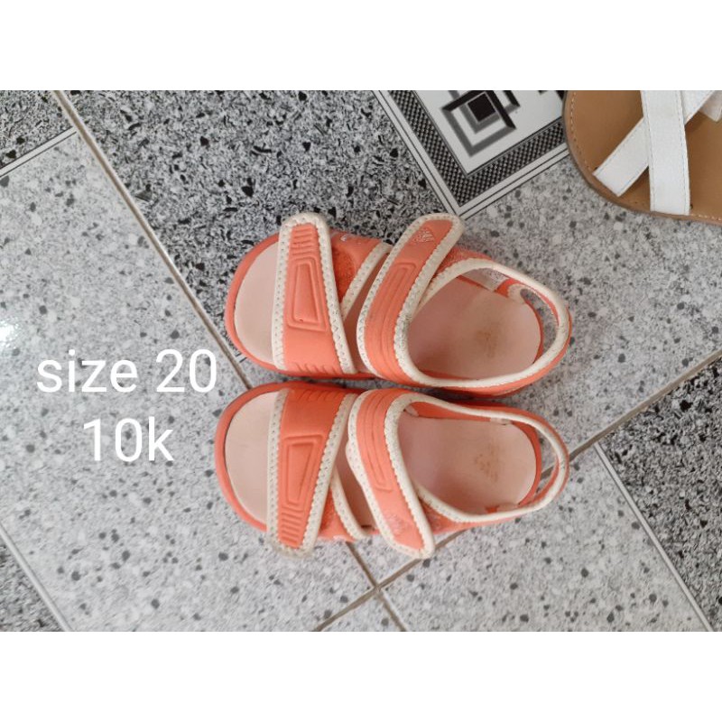 Đã pass hết.thanh lý giày bé gái