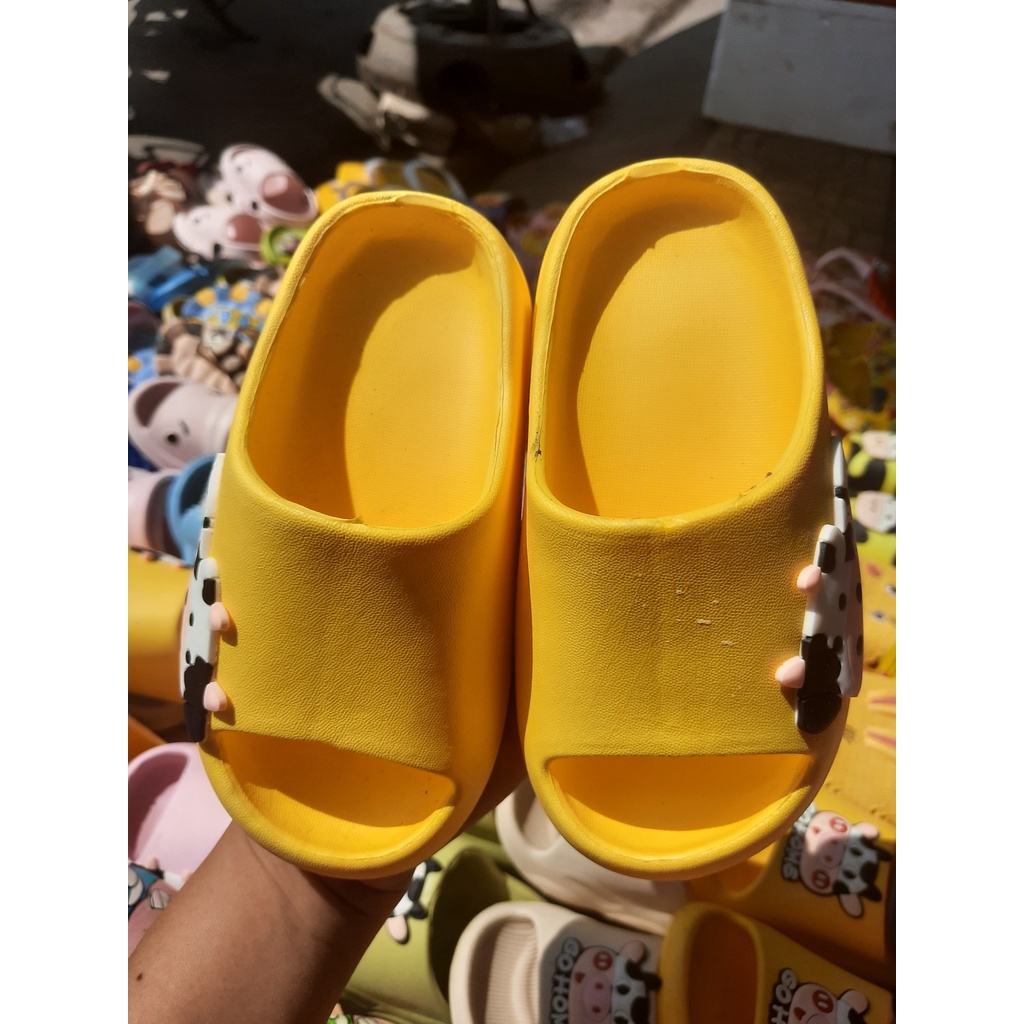 Dép Bánh Mì Con Bò Ngang siêu Cute cho bé trai bé gái