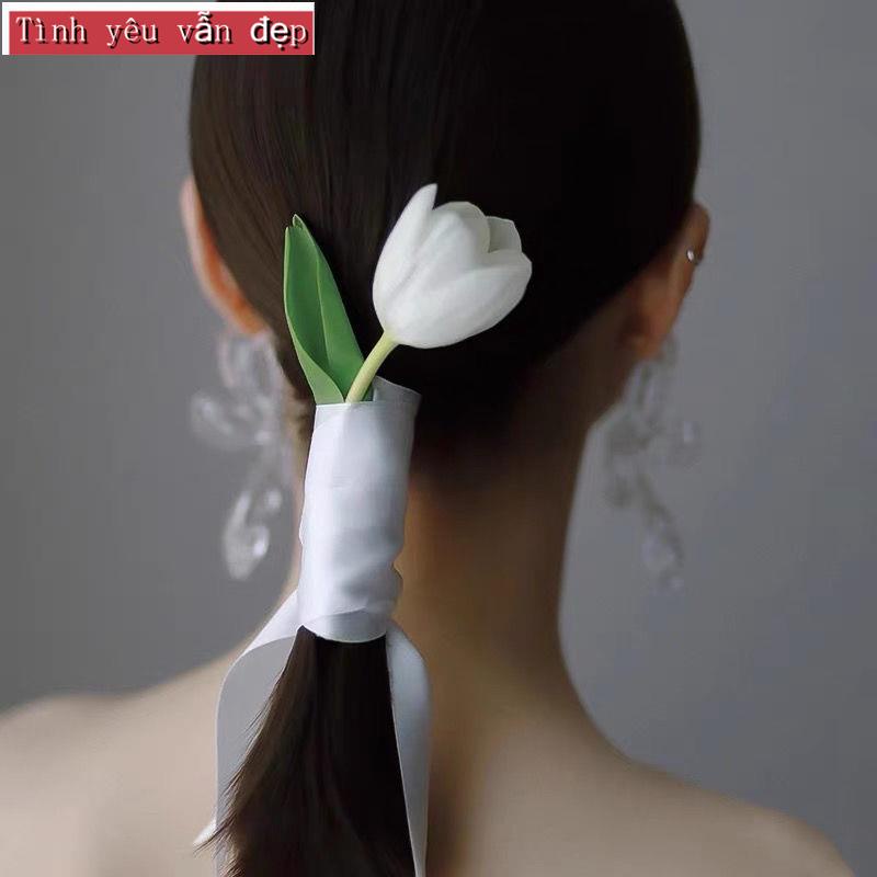 Dây ruy băng đính hoa Tulip giả đơn giản dành cho cô dâu