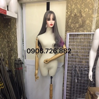manocanh nữ có đầu tay gỗ tự nhiên
