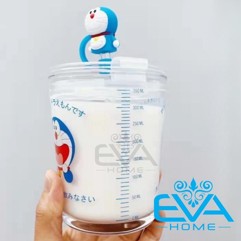 Ly Quai Thuỷ Tinh Có Vạch Chia 350 Ml Pha Sữa Hình Mèo Máy Doremon Kèm Nắp Đậy Ống Hút Silicone Cute Cao Cấp SP585