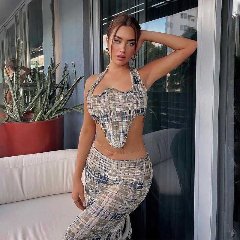 Set Áo Tank Top Sọc Caro + Chân Váy Xẻ Tà Lưng Cao Thời Trang Cho Nữ