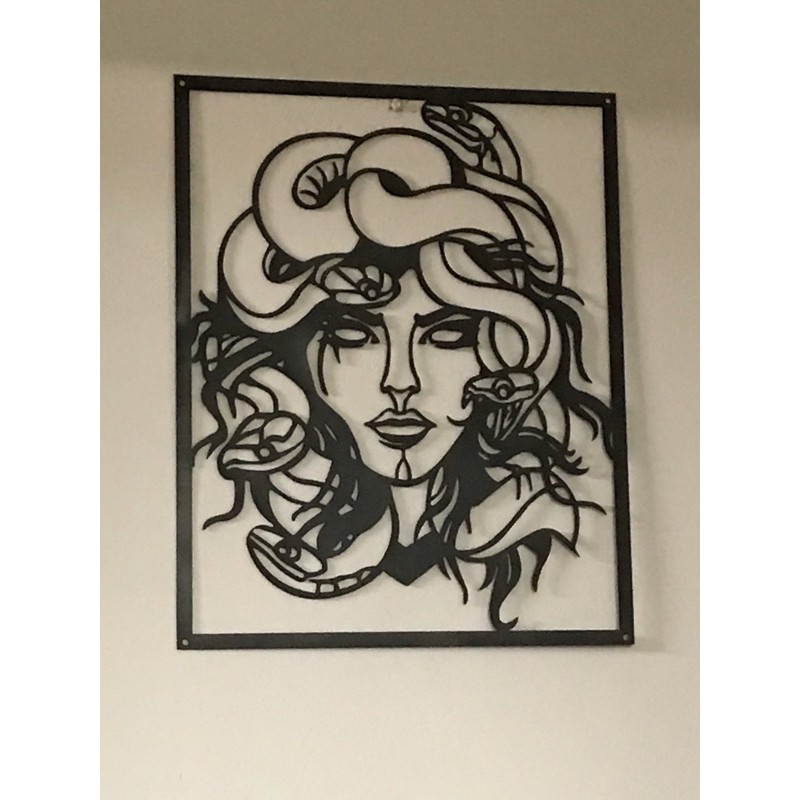 Tranh trang trí treo tường bằng Kim loại - Cô gái  quyến rũ Medusa [ Đủ size ]