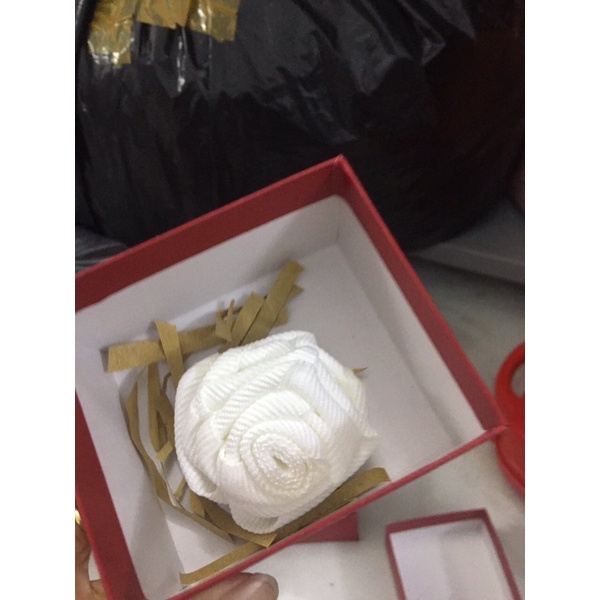 Hoa cài ao, đầm, váy màu trắng full hộp